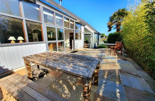 Roscoff House | Villa Kergaro, Sea view, sleeps 10, heated pool