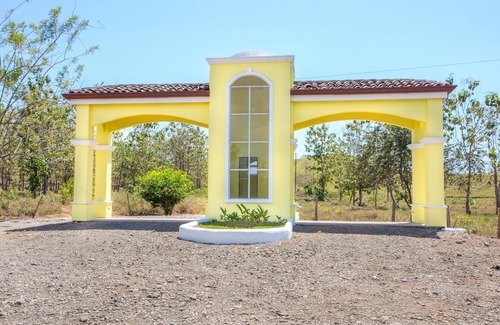 Parrita House | Villa Kiskadee - Beautiful Mountain Views w/Private Pool & Wi-Fi