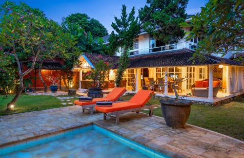 Legian Villa | Villa Kubuku Double 6 Seminyak