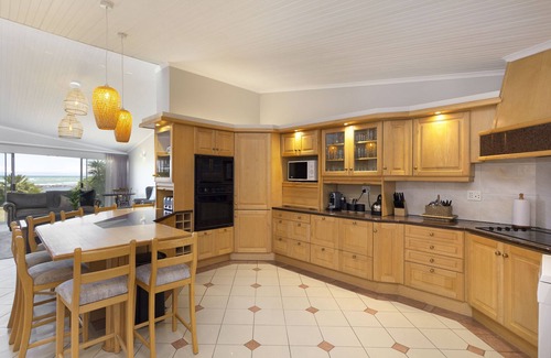 Gordons Bay Central House | Villa Kyma - Six Bedroom House, Sleeps 12