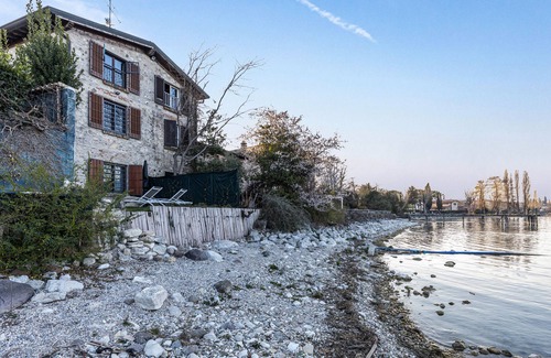 Lugana Villa | Villa "L'antica Lugana" with lake view, balconies, and Wi-Fi