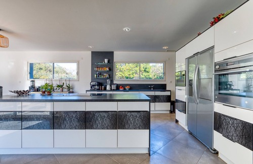 Alignan-du-Vent Villa | Villa 'L'Atrium' with Private Pool, Wi-Fi and Air Conditioning