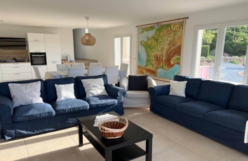 Roquebrun House | Villa l'Esquirol with view and pool