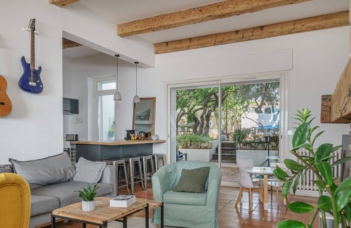 8th Arrondissement Villa | Villa La Brise au Bord de Mer