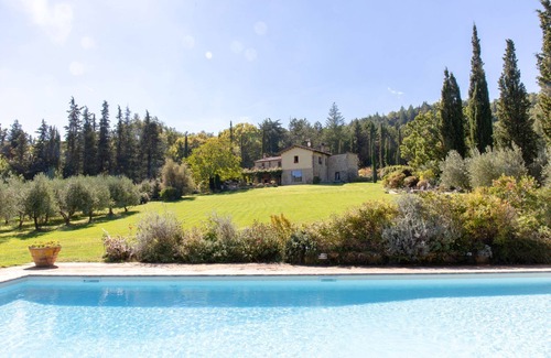 Cetona Villa | Villa La Felce, a typical Tuscan farmhouse surrounded by nature
