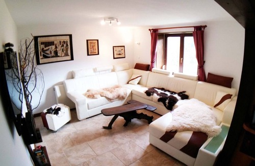 Travexin Villa | Villa 'La Ferme Des Côtes' with Private Terrace, Private Garden and Wi-Fi