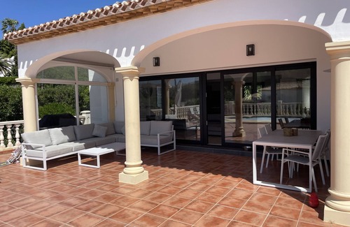 Urbanizacion La Mandarina Villa | Villa 'La Gavina' with Mountain View, Wi-Fi and Air Conditioning