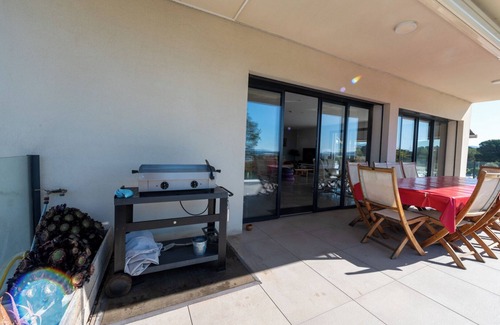 Miramar House | Villa La Londe Les Maures Sleeps 14 Between HYERES and le LAVANDOU Swimming pool cha