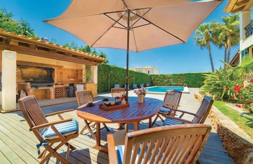 Sa Torre Villa | Villa 'La Mallorquina' with Mountain View, Wi-Fi and Air Conditioning