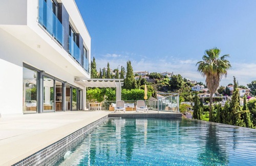 Salobrena Villa | Villa La Perla with private heated pool and great views