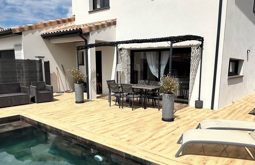 Lespignan Villa | Villa " la quiétude " 4 bedrooms, swimming pool, near the sea