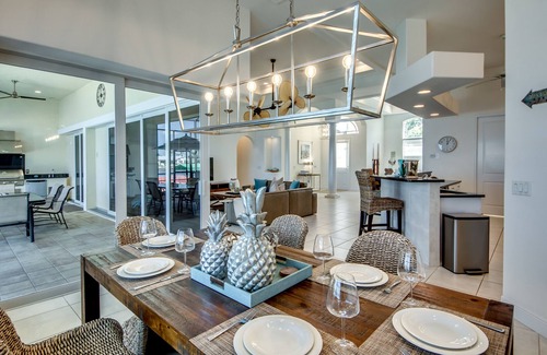 Eight Lakes Villa | Villa Lake View, A Stunning House With A Spectacular View