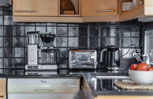 Ylojarvi House | Villa Lakeside" holiday padies with lakeside sauna