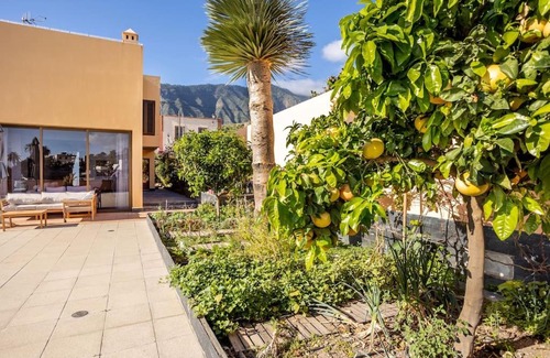 Guimar Villa | Villa Las Flores, private pool by Edén Rentals