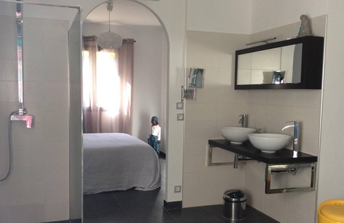 Le Beausset Hotel | Villa Le Beausset quiet close to beaches.