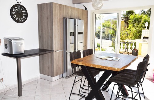 Calenzana Villa | Villa Le Clos des Chênes 300m2 with swimming pool sleeps 19