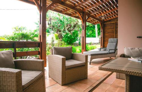 La Grande Montee Villa | Villa Le Colonial Zen - T4 à 5 mn Aéroport