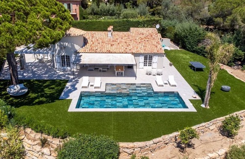 La Nartelle Villa | Villa 'Le Gabian' with Sea View, Wi-Fi and Air Conditioning