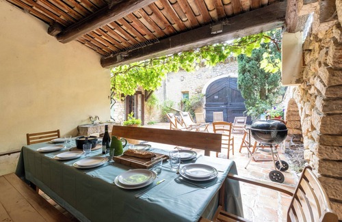 Lagorce Villa | Villa 'Le Lion D'Or' with Private Terrace, Private Garden and Wi-Fi