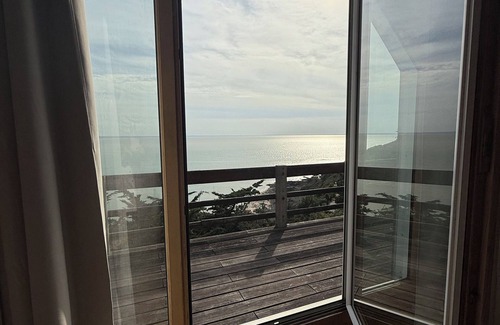 Champeaux Villa | Villa "Le Roc" des falaises, panoramic view, facing the bay of Mt St Michel