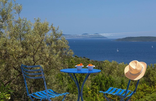 Sivota Villa | Villa Lefki – spacious contemporary villa with XL infinity pool