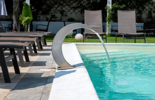 Roca Vecchia Bed & Breakfast | VILLA LEONARDO SAN FOCA - Room, Pool & Restaurant