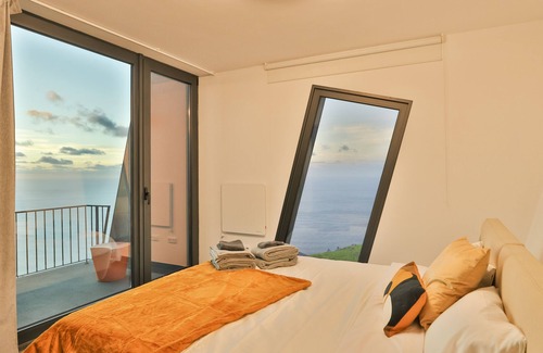 Faja da Ovelha Villa | Villa Leonor, an exclusive 3-bedroom cliff-side retreat, luxury and tranquillity