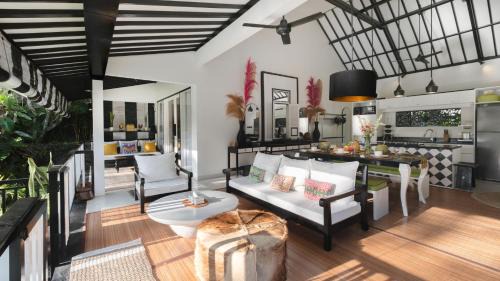 Lodtunduh Villa | Villa Lepak by the River in Ubud