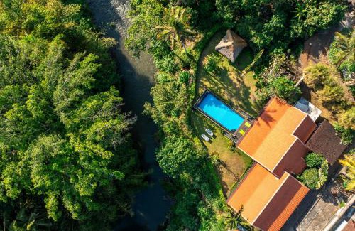 Lodtunduh Villa | Villa Lepak by the River in Ubud