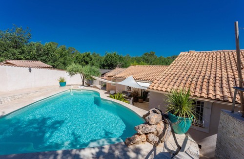 Le Thoronet House | Villa 'Les Cigales' with Private Pool, Wi-Fi and Air Conditioning