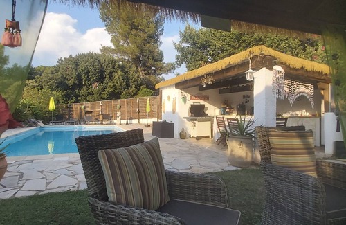 Peymeinade Villa | Villa les laurier private swimming pool Private terrace and garden