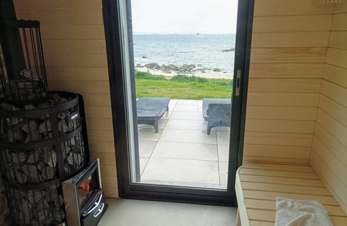 Plouescat House | Villa Les Mouettes, 180° sea view, SAUNA, direct access to the beach