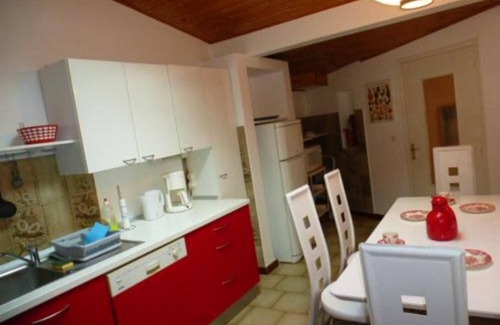 Plage d'Argeles Villa | Villa "Les Oiseaux" on a Pine Forest with Shared Pool, Private Terrace & Wi-Fi