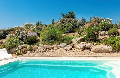 Figari Villa | Villa 'Les Oliviers' with private pool closed to beach and mountain