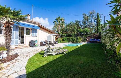 Cap-d'Antibes Villa | VILLA LES ONDES VI4120 by RIVIERA HOLIDAY HOMES