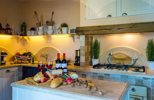 Guardistallo Villa | Villa Lestra by Fantasia Villas