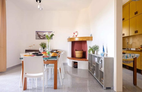 Padula Fede Villa | Villa Levante Sea View With Air Conditioning, Parking And Wi-fi