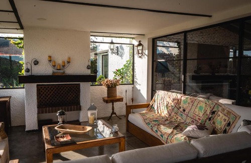 Retiro Villa | Villa Lorena