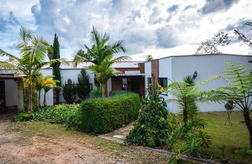 Retiro Villa | Villa Lorena