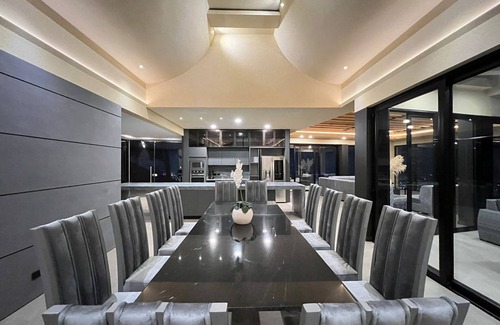 Medellin Villa | Villa Los Balsos, De Las Mejore Propiedades En Medellín