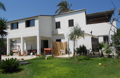 Caponegro Villa | Villa Lucia 50 meters from the sea
