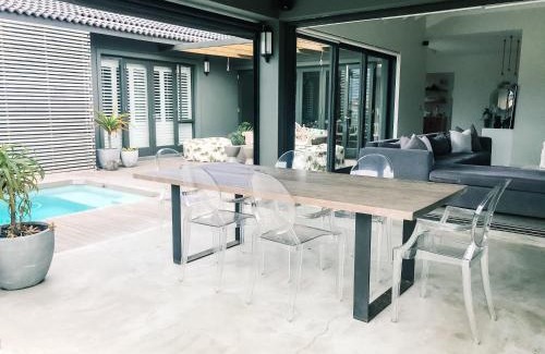 Plettenberg Bay Apartment | Villa Luciano - Pool, walk to Solar Beach