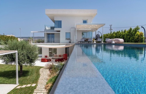 Scicli Villa | Villa Ludamu Luxury Home - Heated Pool - Sauna - Scicli - Sea View!