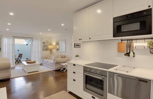 Corlette Villa | Villa Luna- just moments from the coastline, perfect for a couples’ getaway.