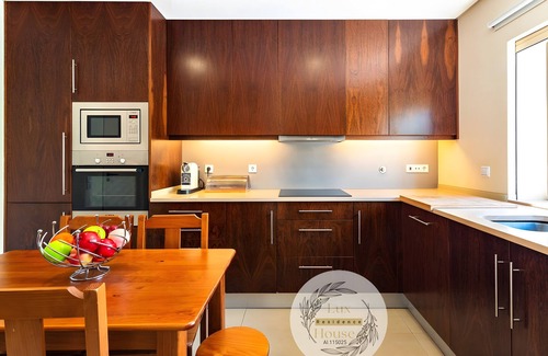 Luz de Tavira Villa | Villa 'Lux House' with Shared Pool, Wi-Fi and Air Conditioning