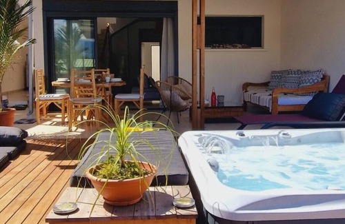 Centre Ville Other | Villa Luxe & Spa Un Bijou de Confort Près de Saint-pierre, Parfait Pour 6 Pers