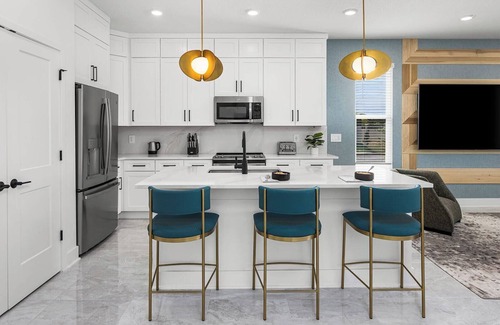 Florida Center House | Villa Luxe | Stylish Villa Near Top Shopping w Huge Master Suite & Doll Theme BR
