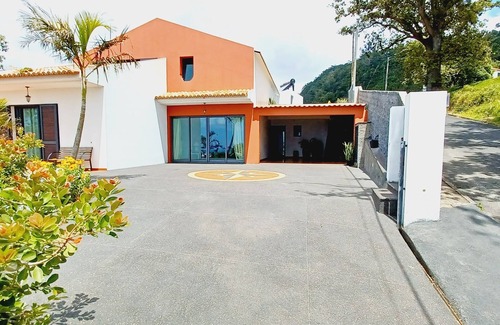 Santa Cruz Villa | Villa Luz: between Serra and the Sea - Free Wifi