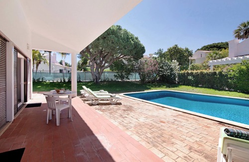Vale do Lobo Villa | Villa 'Lynn - Quadradinhos' with Private Pool, Private Terrace and Wi-Fi