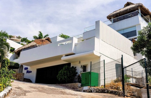 Unta Bruja Villa | Villa Majum: Brisas Guitarron | 5 Bedrooms